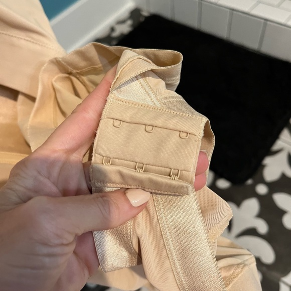 NWT Maidenform Ultra Firm Nude Body Shaper 34C - Picture 16 of 16